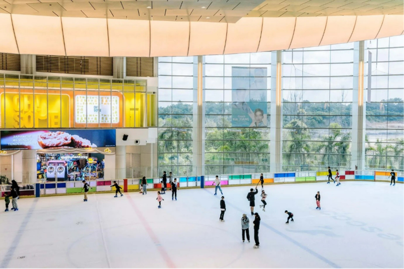 An Olympic-sized ice rink is one of the many leisure activities at IOI City Mall. Photographer: Ian Teh for Bloomberg 