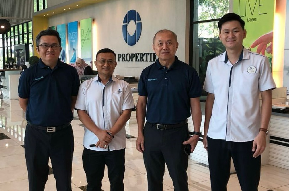 Berita Harian 20250424 Beng Yeang (dua dari kanan) pada lawatan media ke projek hartanah milik IOIPG di Johor Bahru