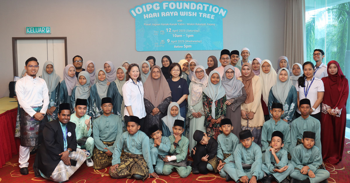 China Press 20250421 获招待的儿童与IOI置业基金会工作人员合影