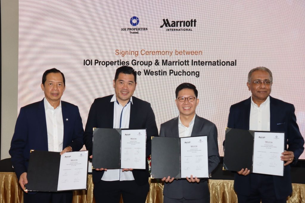 (from left) Teh, Chong, Susilo and Varughese at the signing ceremony.